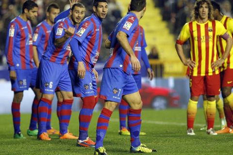 Partido de ida de 1/4 de la Copa del Rey entre el Levante y el Barcelona en el Ciudad de Valencia. 

First leg of 1/4 Spanish King´s Cup match between Levante and Barcelona.