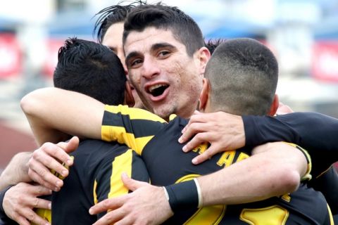 Έφτασε τα 100 ματς στην Super League ο Μάνταλος