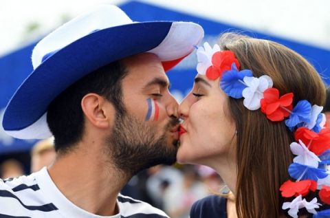 Θέαμα και στις εξέδρες του "Stade de France"!