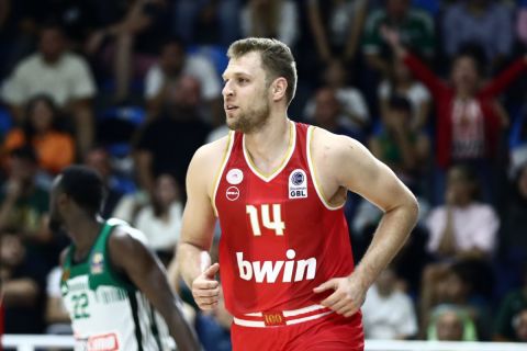 Βεζένκοβ: "Γιατί όχι ο τελικός της EuroLeague να είναι Παναθηναϊκός - Ολυμπιακός"