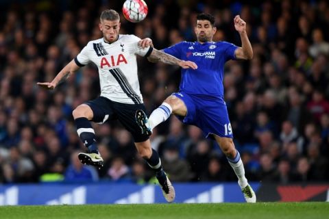 LONDON, ENGLAND - MAY 02:   Toby Alderweireld of Tottenham Hotspur and Diego Costa of Chelsea battle for the ball during the Barclays Premier League match between Chelsea and Tottenham Hotspur at Stamford Bridge on May 02, 2016 in London, England.jd  (Photo by Shaun Botterill/Getty Images)