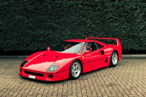 Ο Τότο Βολφ της Mercedes F1 έχει μια συλλεκτική Ferrari F40 και την πουλάει