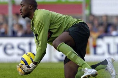 Charles ITANDJE -Le Mans/ Lens - Ligue1 Ligue 1 L1 L 1 - 06.05.2006 - Foot Football - largeur action arret gardien goal