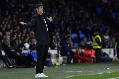 Real Sociedad's manager Imanol Alguacil gestures during the Spanish La Liga soccer match between Real Sociedad and Real Madrid in San Sebastian, Spain, Friday, April 26, 2024. (AP Photo/Alvaro Barrientos)