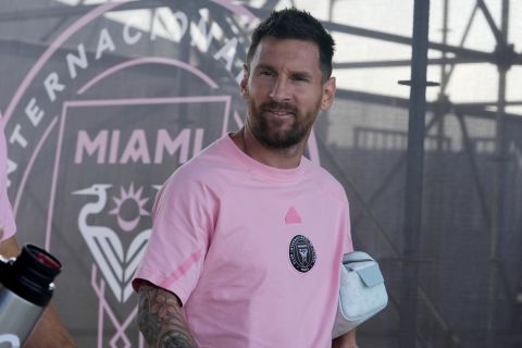 Inter Miami forward Lionel Messi arrives for the team's MLS soccer match against Atlanta United on Wednesday, May 29, 2024, in Fort Lauderdale, Fla. (AP Photo/Lynne Sladky)