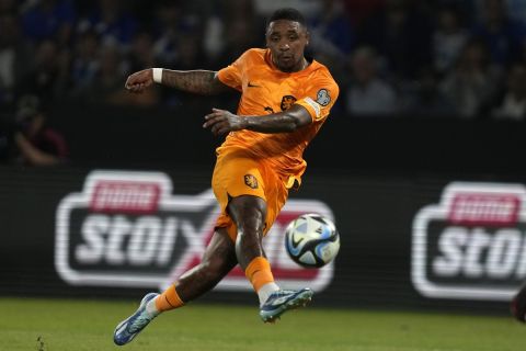 FILE -Netherlands' Steven Bergwijn makes an attempt to score during the Euro 2024 group B qualifying soccer match between Greece and The Netherlands at the OPAP Arena in Athens, Greece, on Oct. 16, 2023. (AP Photo/Thanassis Stavrakis, File)