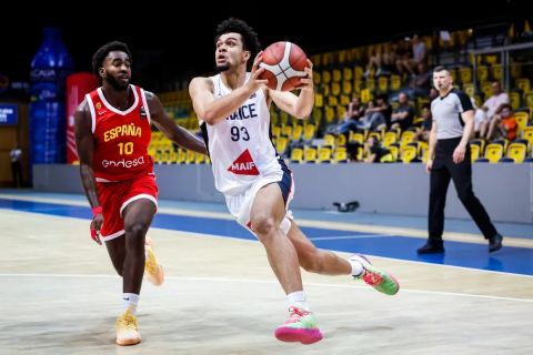 Η Γαλλία στα ημιτελικά του EuroBasket U20 με buzzer beater του Πεντά από τα 9 μέτρα