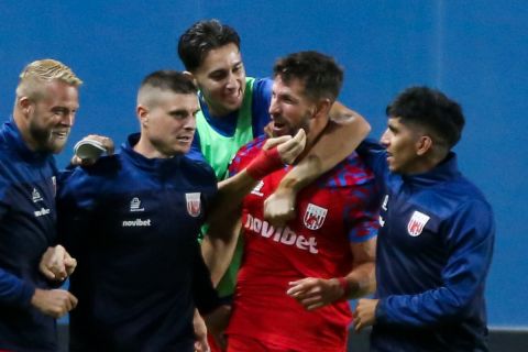 Παναιτωλικός - Βόλος 0-1: Ο Κόντε με πέναλτι στο τελευταίο λεπτό του αγώνα έβαλε φρένο στην ξέφρενη πορεία της ομάδας του Πετράκη