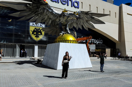 Ώρα 12:20, Photostory SPORT24: Η OPAP Arena και οι οπαδοί της ΑΕΚ ετοιμάζονται για τη μεγάλη γιορτή