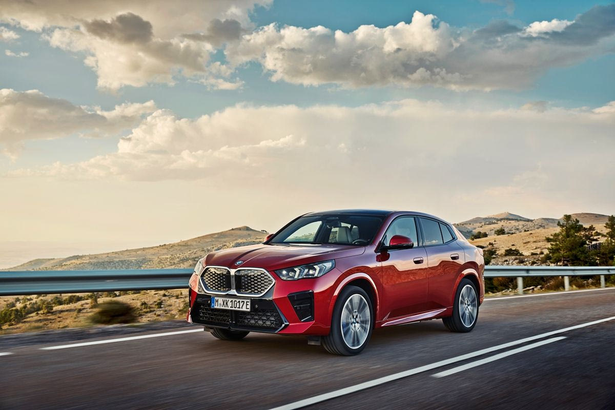 Αυτή είναι η βασική έκδοση της νέας SUV BMW X2 και είναι άμεσα διαθέσιμη