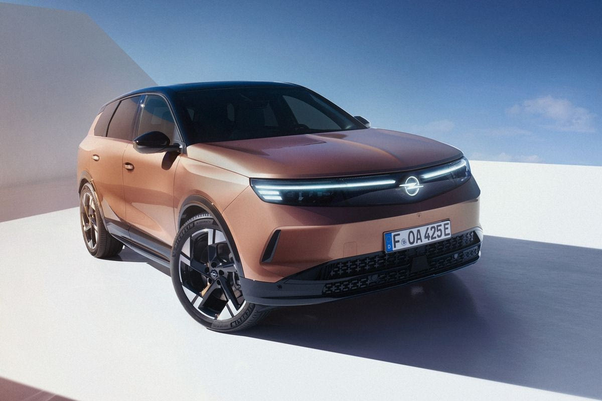 Στο νέο SUV Grandland, το όραμα της Opel γίνεται πραγματικότητα και το αποτέλεσμα είναι πολύ εντυπωσιακό