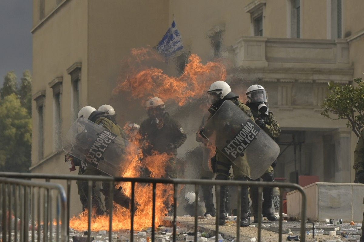 Επεισόδια στη Βουλή