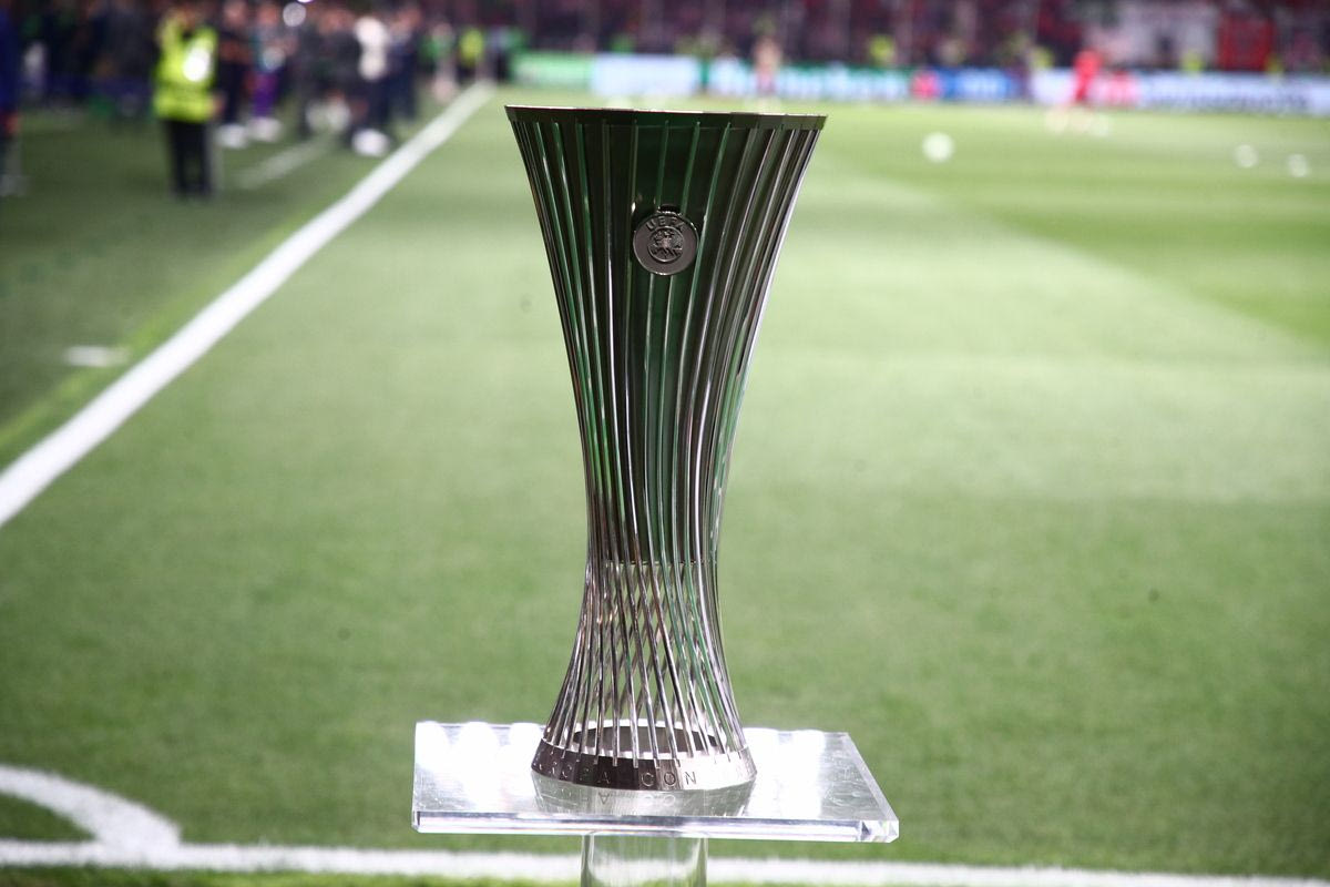 Το τρόπαιο του Confernce League