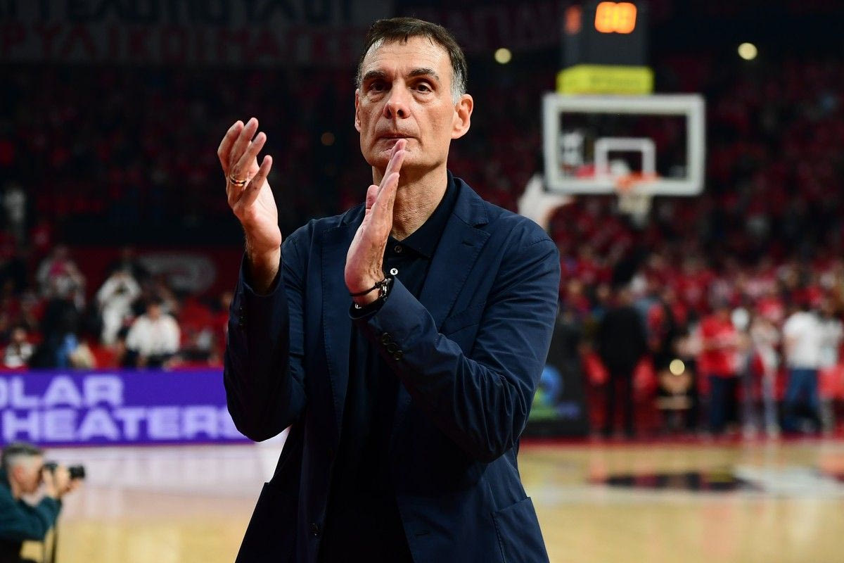 Η ομιλία του Γιώργου Μπαρτζώκα στα αποδυτήρια του Ολυμπιακού: “Μου αρέσει που δεν θέλατε να πανηγυρίσετε σήμερα”