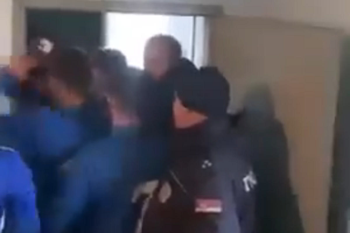Η αστυνομία της Σερβίας χτύπησε παίκτη με αλβανική καταγωγή και εισέβαλε στα αποδυτήρια ομάδας